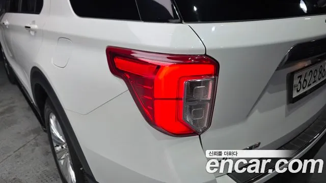 Ford Explorer 2020 — фото 9