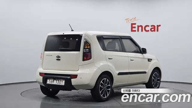 Kia Soul 2010 — фото 2