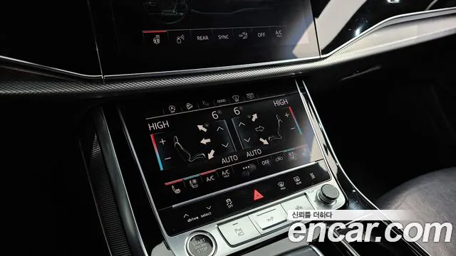 Audi Q8 2021 — фото 17