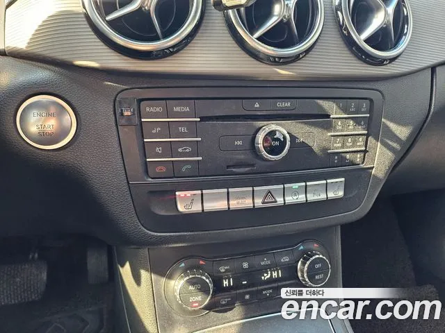 Mercedes-Benz B-Class 2017 — фото 16
