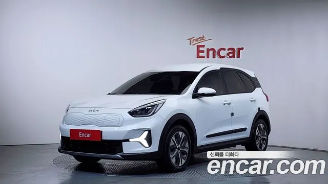 Kia Niro 2023 — фото 1
