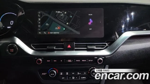 Kia Niro 2023 — фото 12