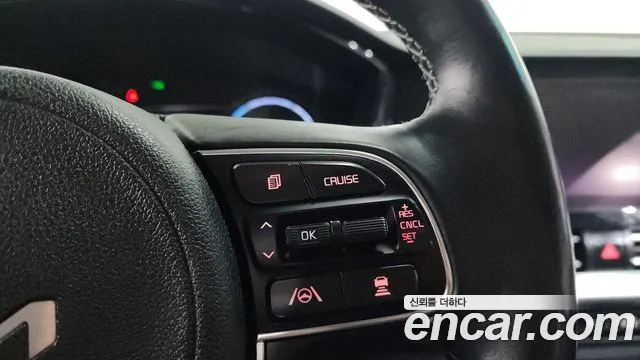 Kia Niro 2023 — фото 15