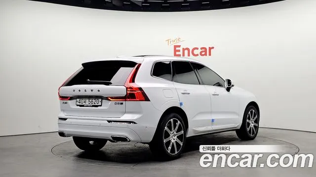 Volvo XC60 2019 — фото 2