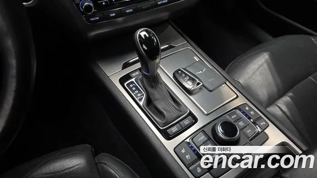 Hyundai Genesis 2015 — фото 9