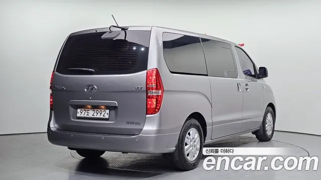 Hyundai Starex 2017 — фото 2