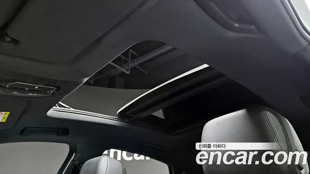 Audi e-tron 2022 — фото 18