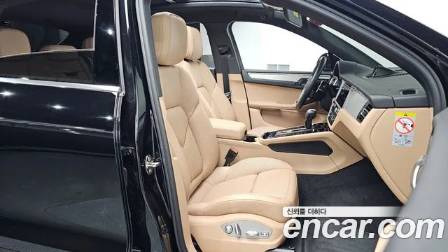 Porsche Macan 2022 — фото 16