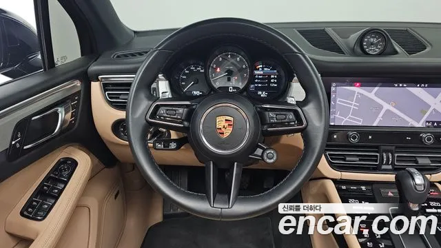 Porsche Macan 2022 — фото 18