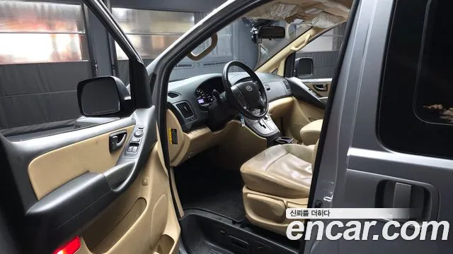 Hyundai Starex 2019 — фото 13