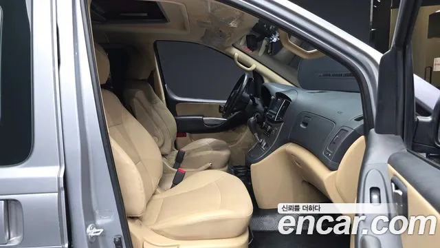 Hyundai Starex 2019 — фото 17