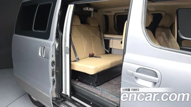 Hyundai Starex 2019 — фото 18