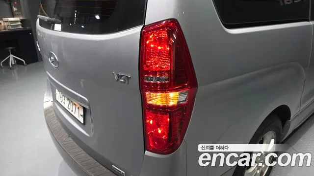 Hyundai Starex 2019 — фото 9