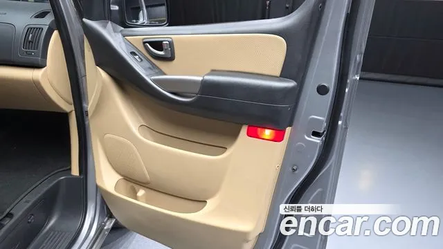 Hyundai Starex 2019 — фото 14