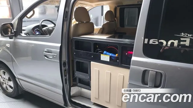 Hyundai Starex 2019 — фото 16