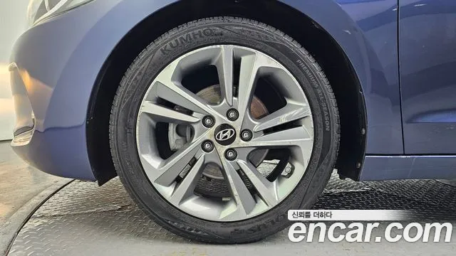 Hyundai AVANTE 2018 — фото 5
