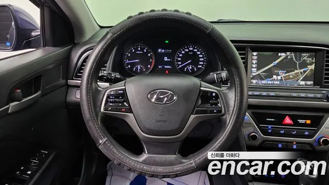 Hyundai AVANTE 2018 — фото 15