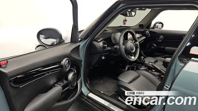 Mini Cooper 2023 — фото 10
