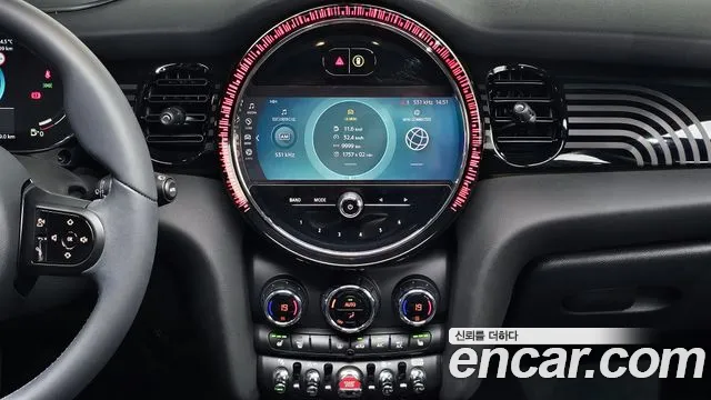 Mini Cooper 2023 — фото 14