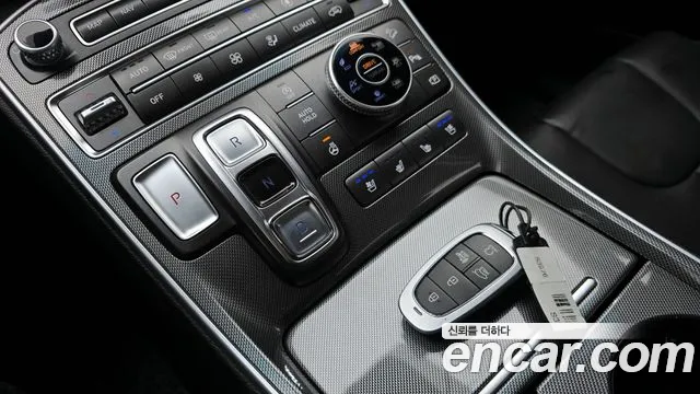 Hyundai Santafe 2023 — фото 12