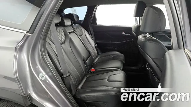 Hyundai Santafe 2023 — фото 17