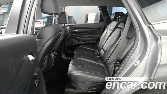 Hyundai Santafe 2023 — фото 18