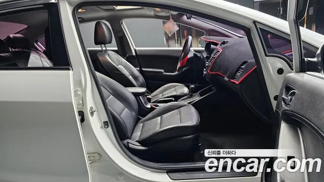 Kia K3 2015 — фото 11