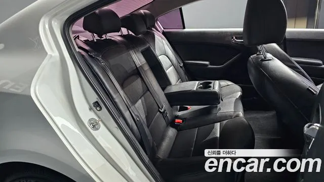 Kia K3 2015 — фото 12