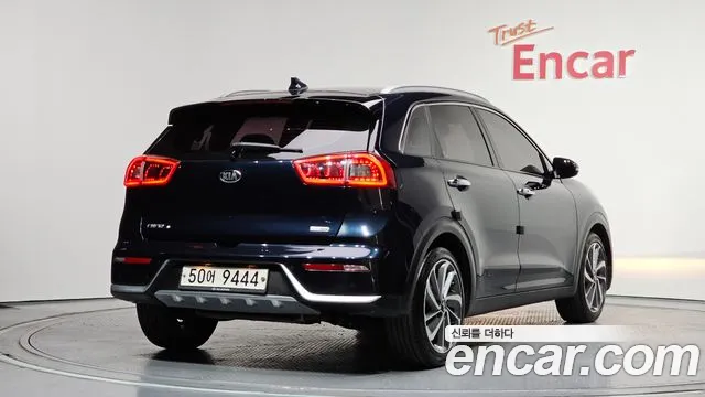 Kia Niro 2018 — фото 2