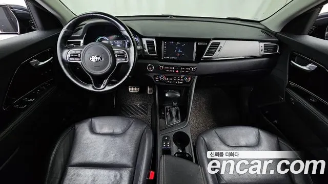 Kia Niro 2018 — фото 10