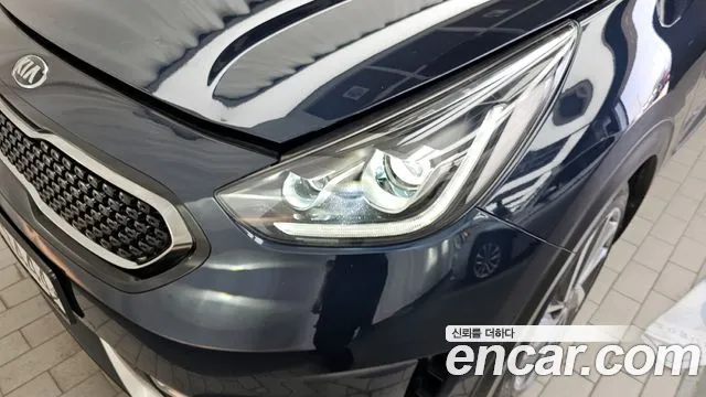 Kia Niro 2018 — фото 8