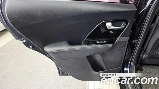 Kia Niro 2018 — фото 15