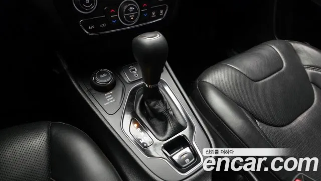 Jeep Cherokee 2021 — фото 12