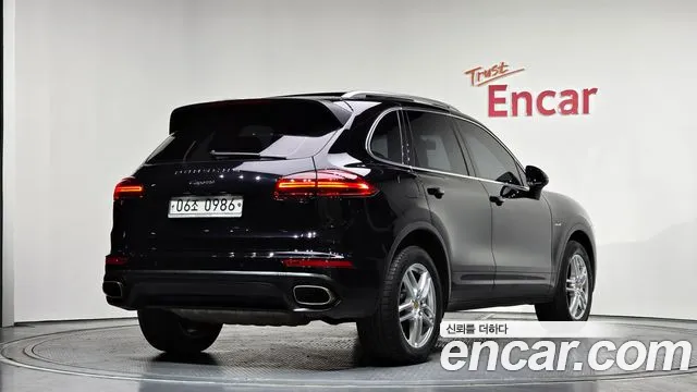Porsche Cayenne 2016 — фото 2