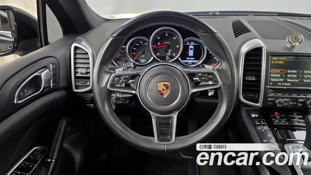 Porsche Cayenne 2016 — фото 13