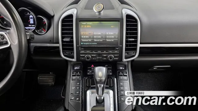 Porsche Cayenne 2016 — фото 14