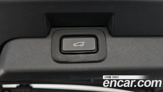 Land Rover Discovery 2023 — фото 20