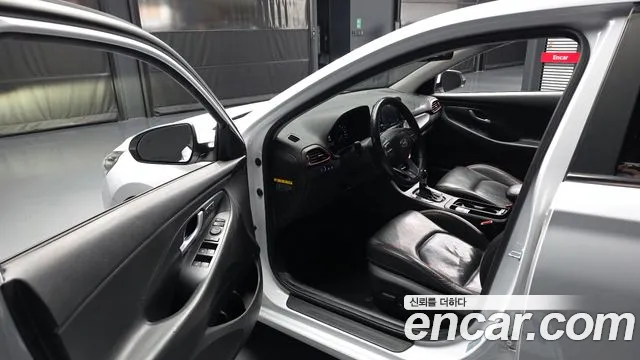 Hyundai i30 2018 — фото 10