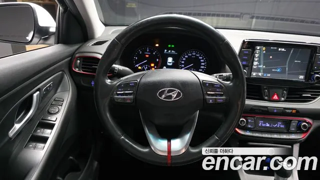 Hyundai i30 2018 — фото 13
