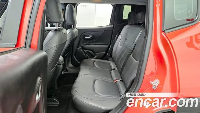 Jeep Renegade 2019 — фото 12
