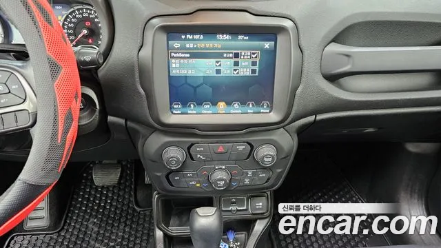 Jeep Renegade 2019 — фото 14