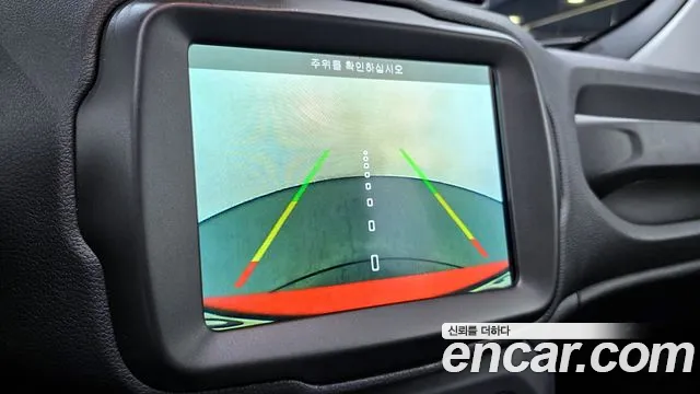 Jeep Renegade 2019 — фото 15