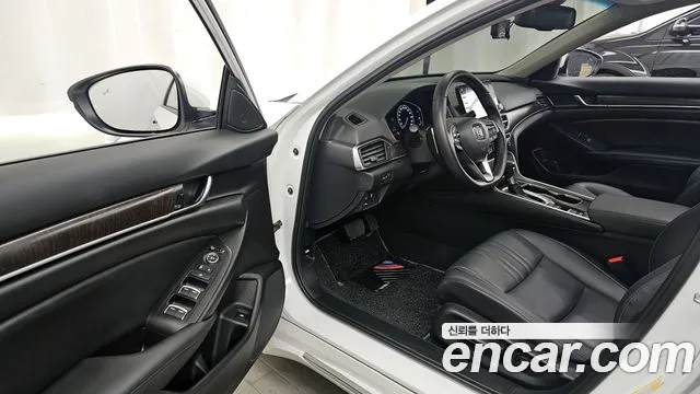 Honda Accord 2022 — фото 13