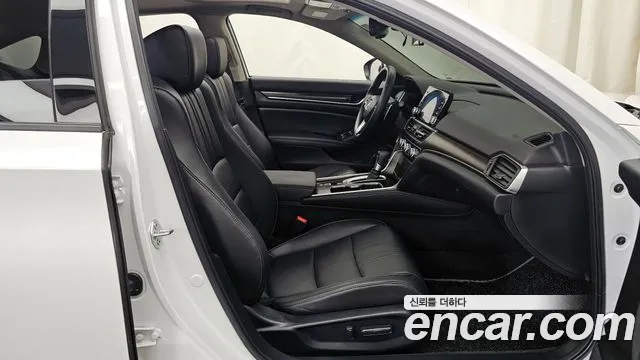 Honda Accord 2022 — фото 17