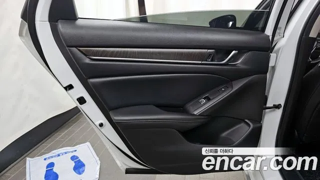 Honda Accord 2022 — фото 15
