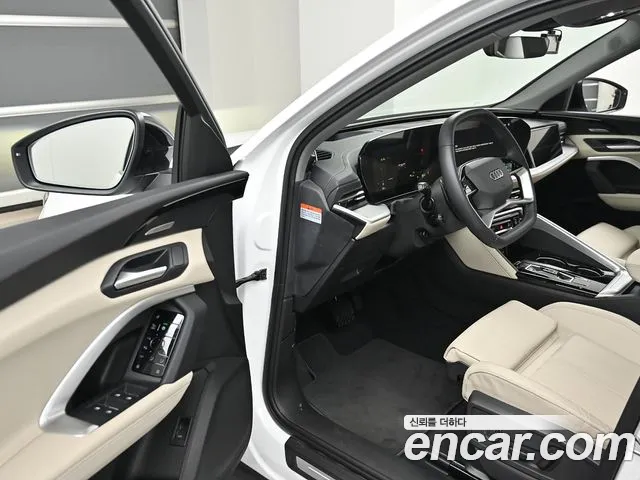 Audi Q5 2025 — фото 11
