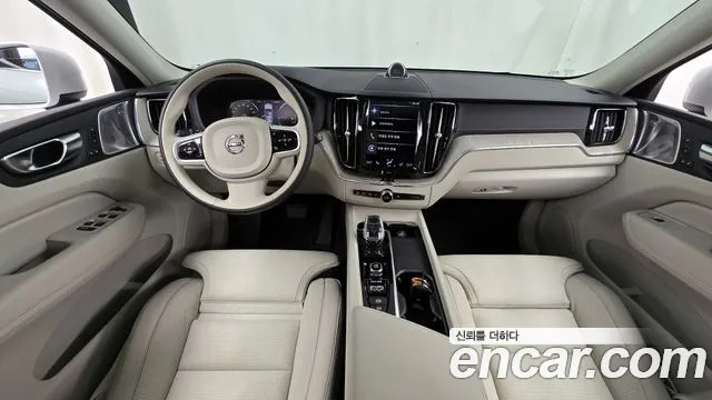Volvo XC60 2021 — фото 10