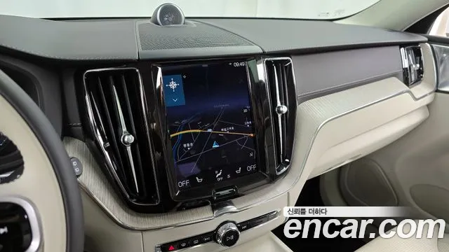Volvo XC60 2021 — фото 20
