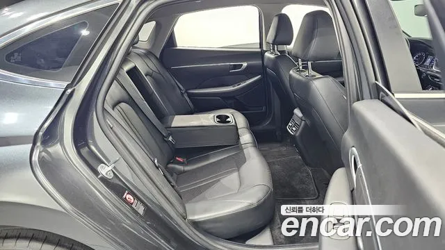 Hyundai Sonata 2020 — фото 17