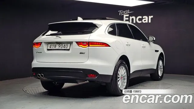 Jaguar F-PACE 2018 — фото 2